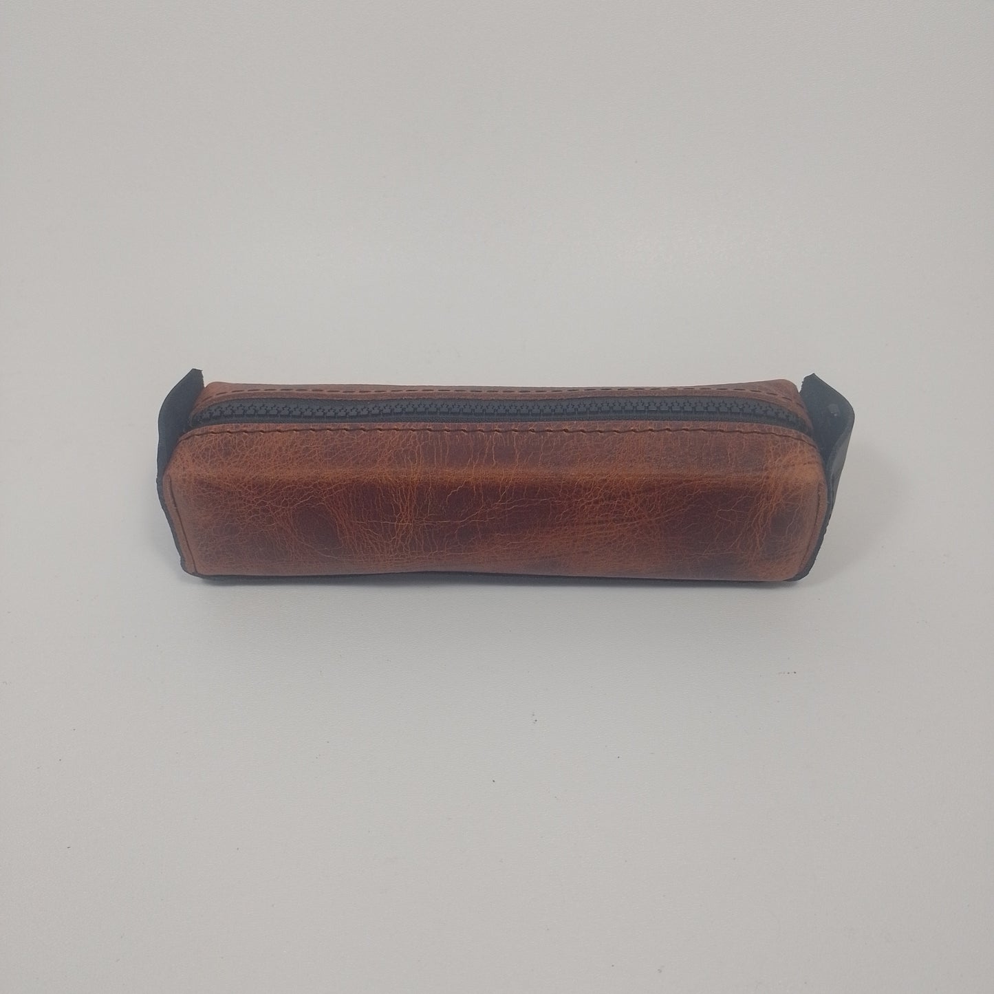 Porta Lapices (Pull Brown Leather/Black Action)