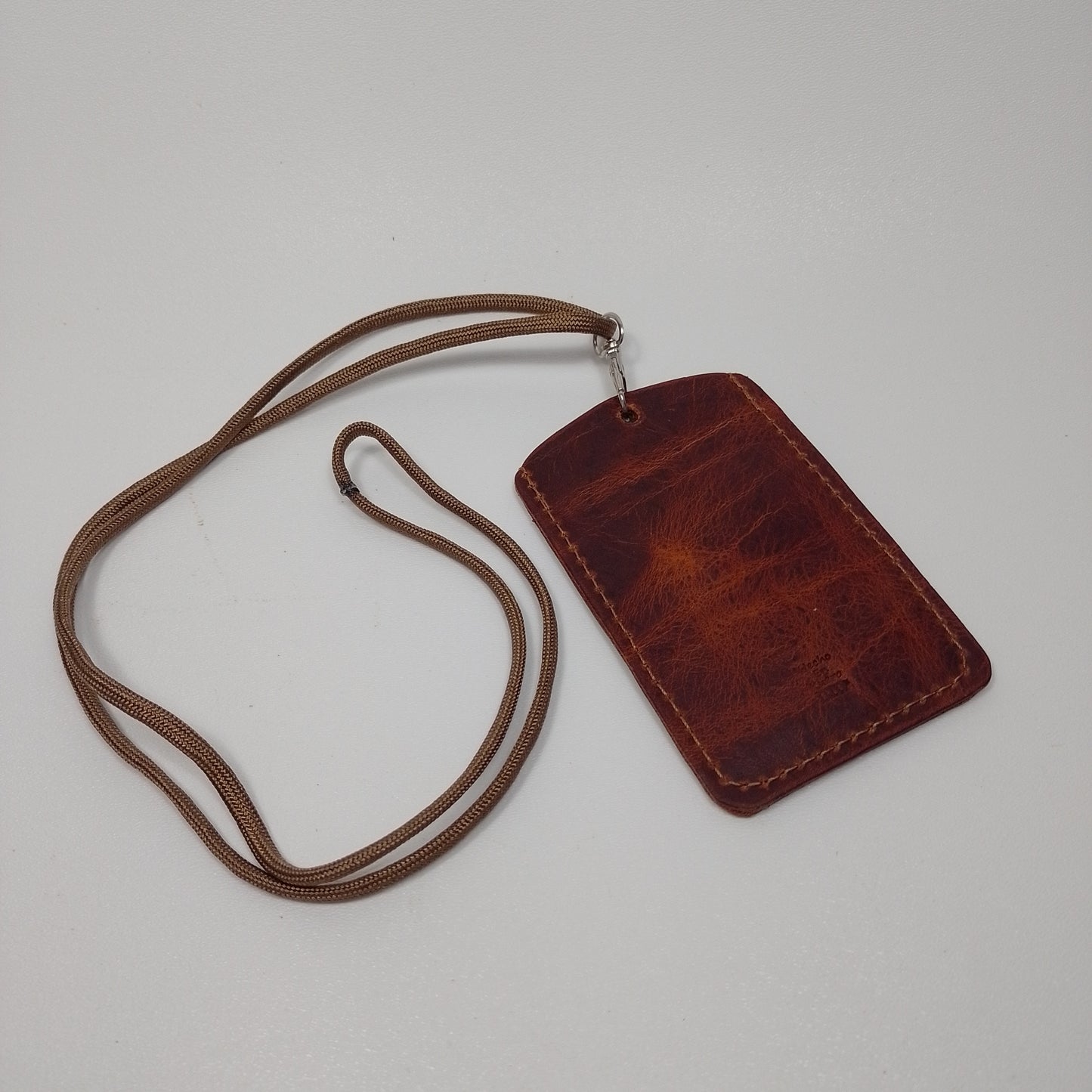 Porta ID para el cuello (Pullman Marron)