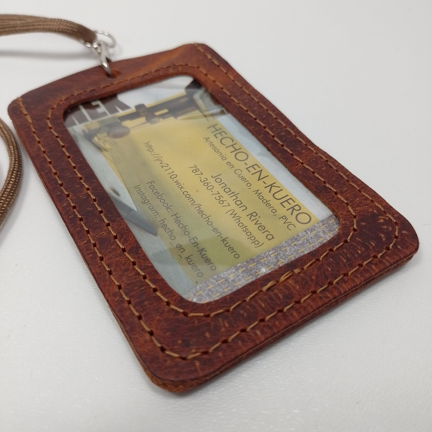 Porta ID para el cuello (Pullman Marron)