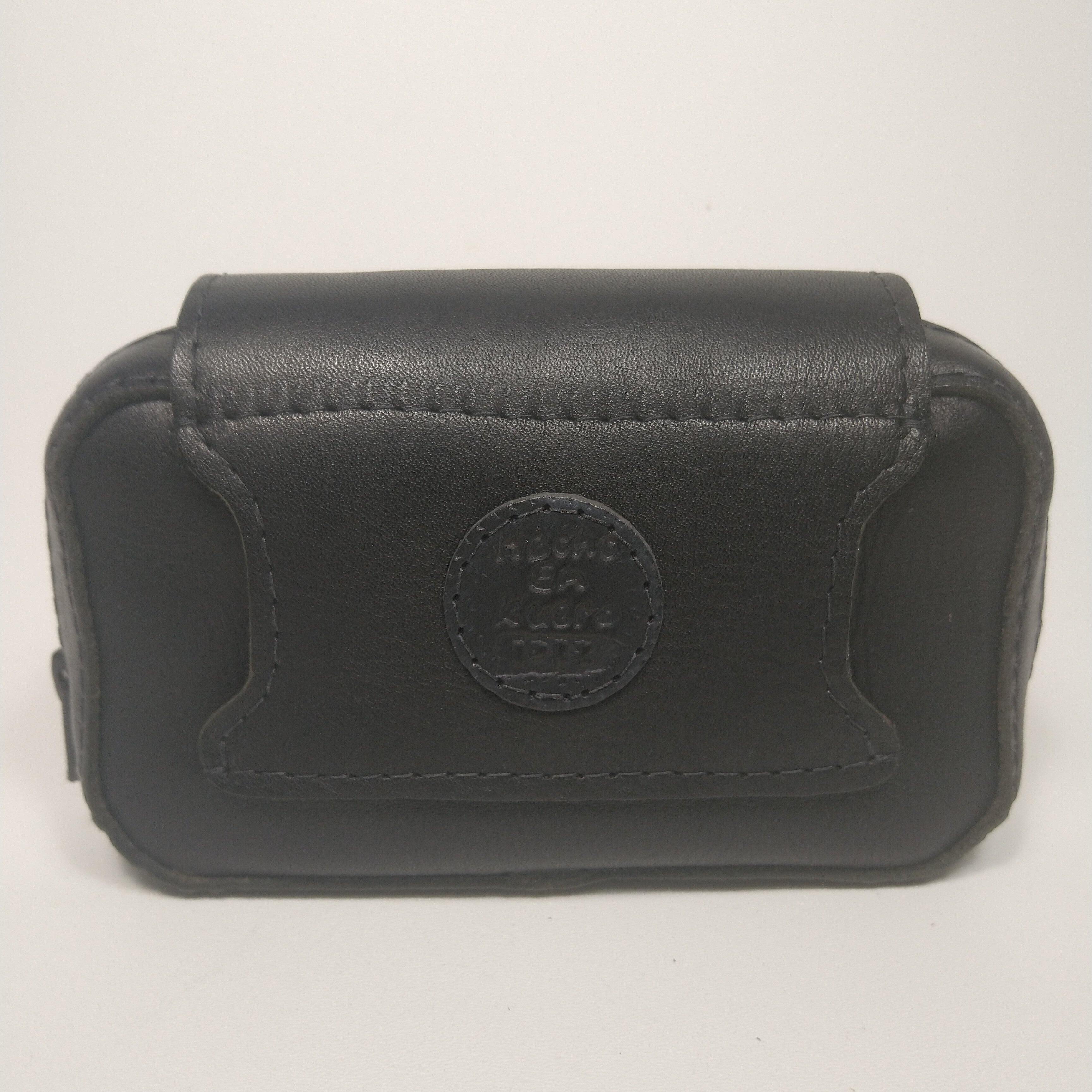Fanny Compact (Black Action)