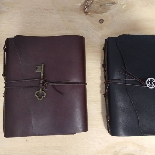 Estuche en cuero para 3 libretas escolares