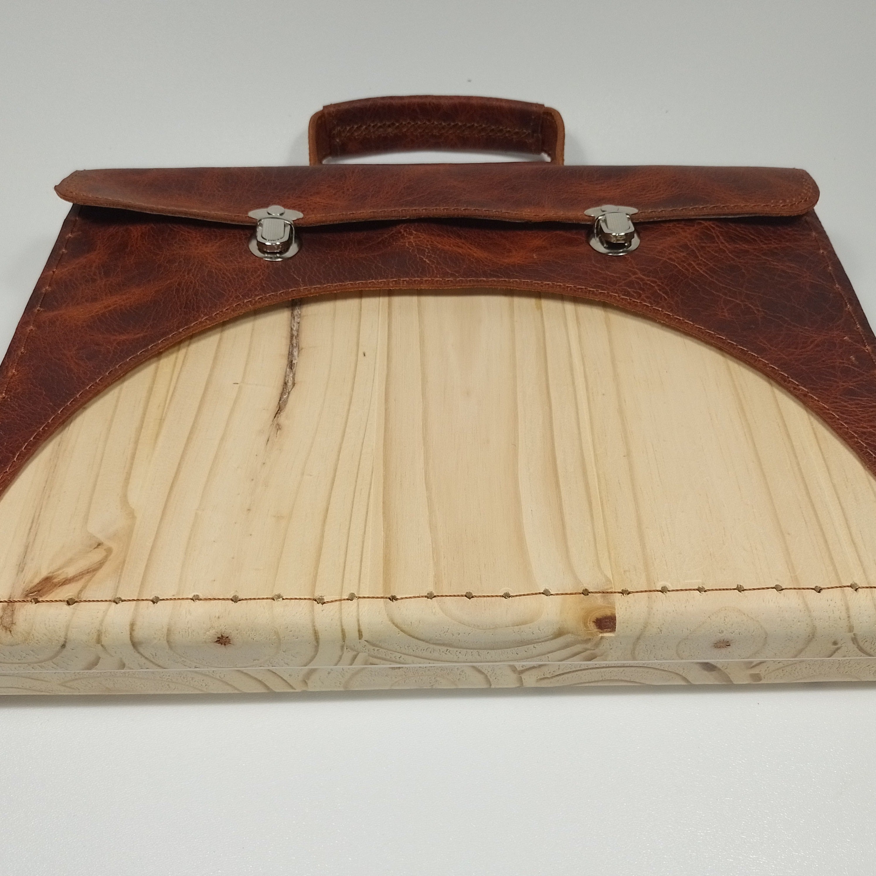 Lignum Socors Brevissimum (Wood Slot Briefcase)